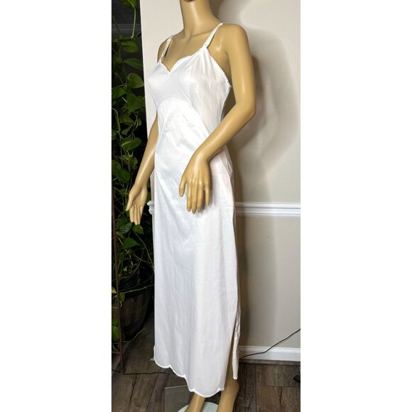 Vintage White Mid-Length Slip Dress With Adjustable Straps - Picture 8 of 11